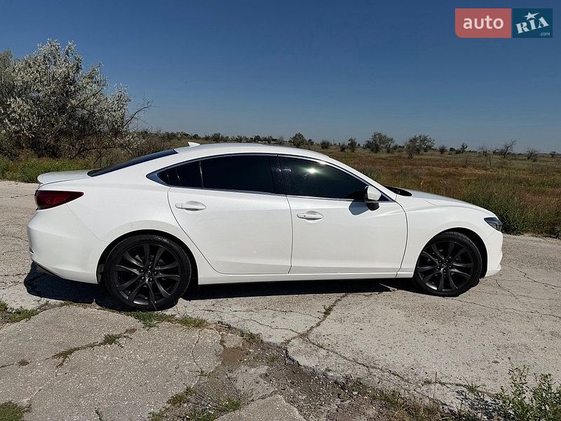 Седан Mazda 6 2016 в Болграді