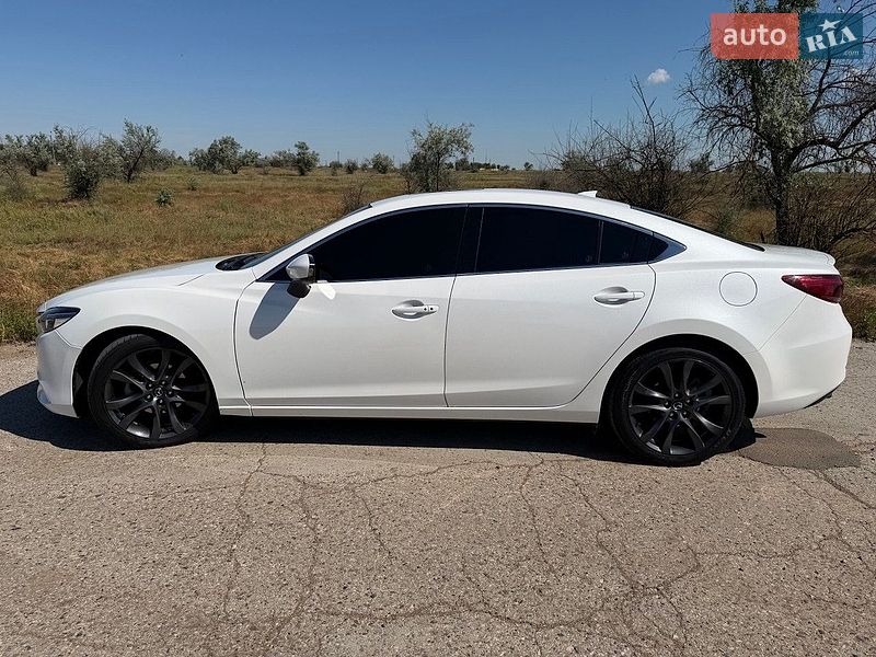 Седан Mazda 6 2016 в Болграді