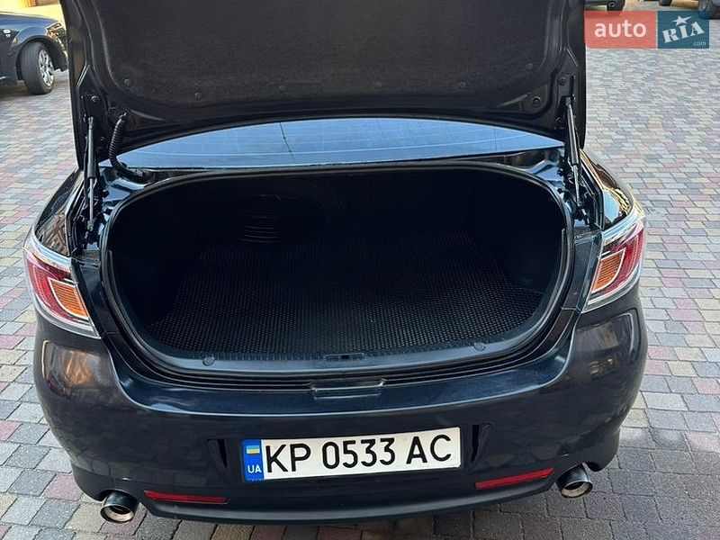 Седан Mazda 6 2010 в Запоріжжі