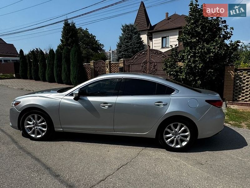 Седан Mazda 6 2016 в Чернівцях