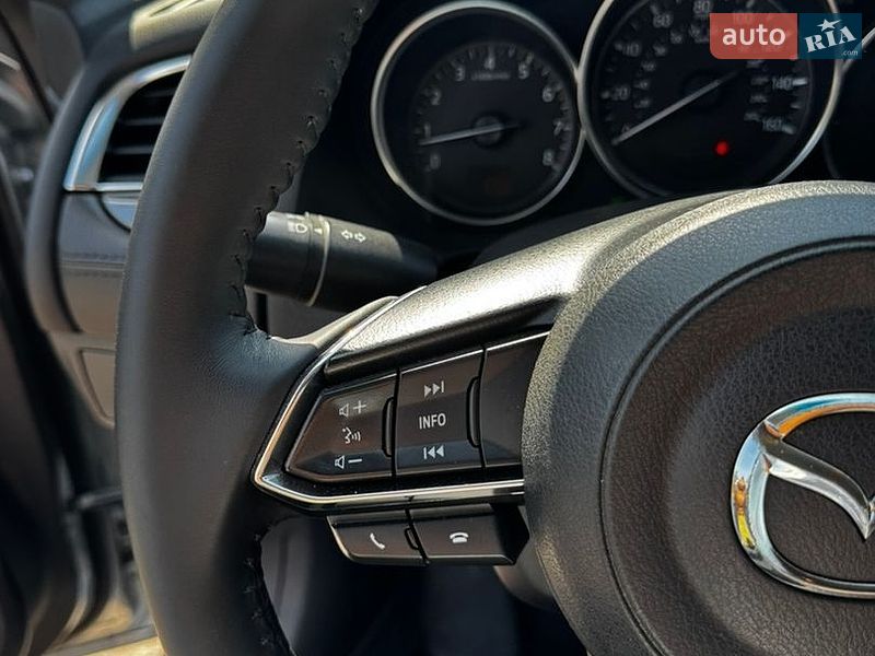 Седан Mazda 6 2016 в Чернівцях