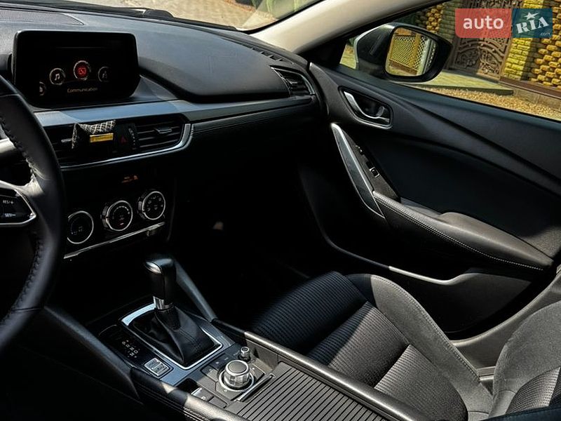 Седан Mazda 6 2016 в Чернівцях