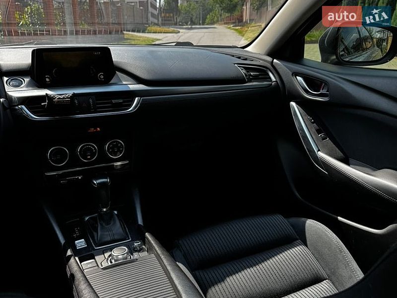 Седан Mazda 6 2016 в Чернівцях