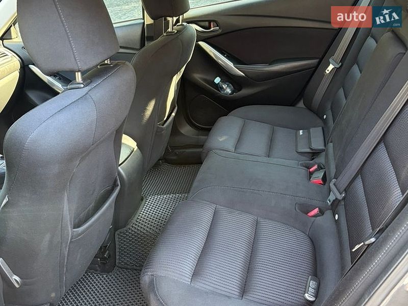 Седан Mazda 6 2016 в Днепре