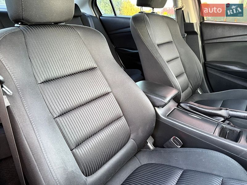 Седан Mazda 6 2014 в Киеве