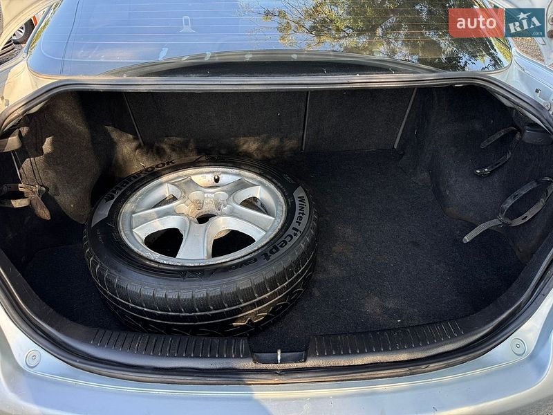 Седан Mazda 6 2003 в Умані
