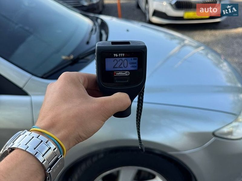 Седан Mazda 6 2003 в Умані