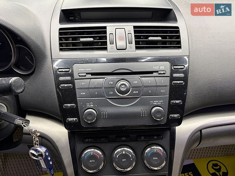 Седан Mazda 6 2010 в Черновцах