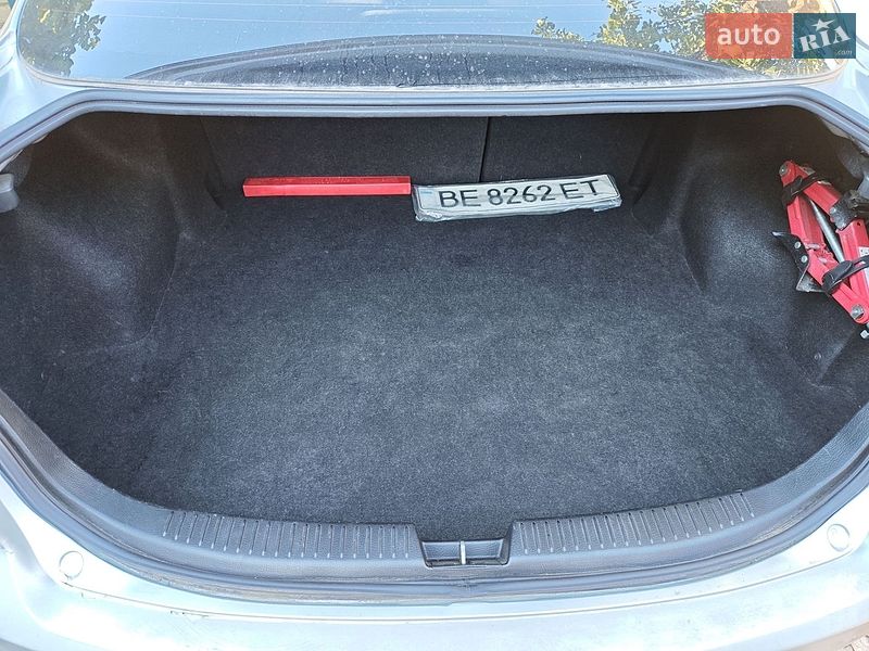 Седан Mazda 6 2006 в Миколаєві
