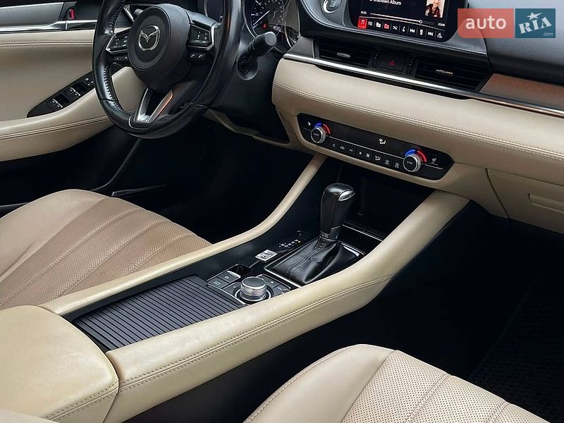 Седан Mazda 6 2018 в Ромнах