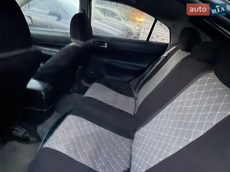 Седан Mazda 6 2002 в Гнівані
