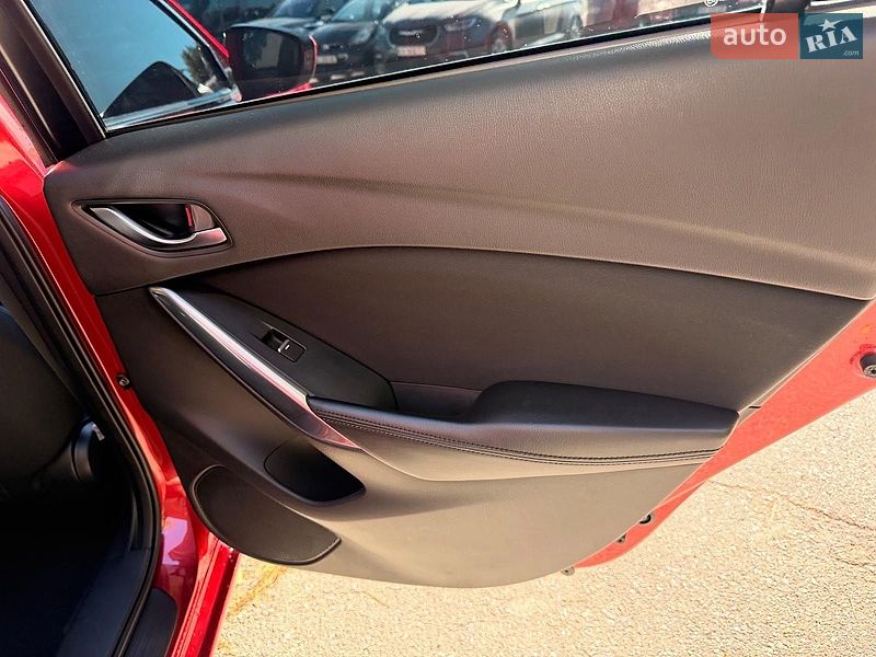 Седан Mazda 6 2016 в Киеве