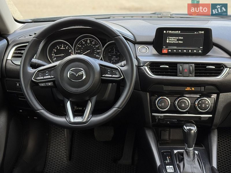 Седан Mazda 6 2016 в Днепре