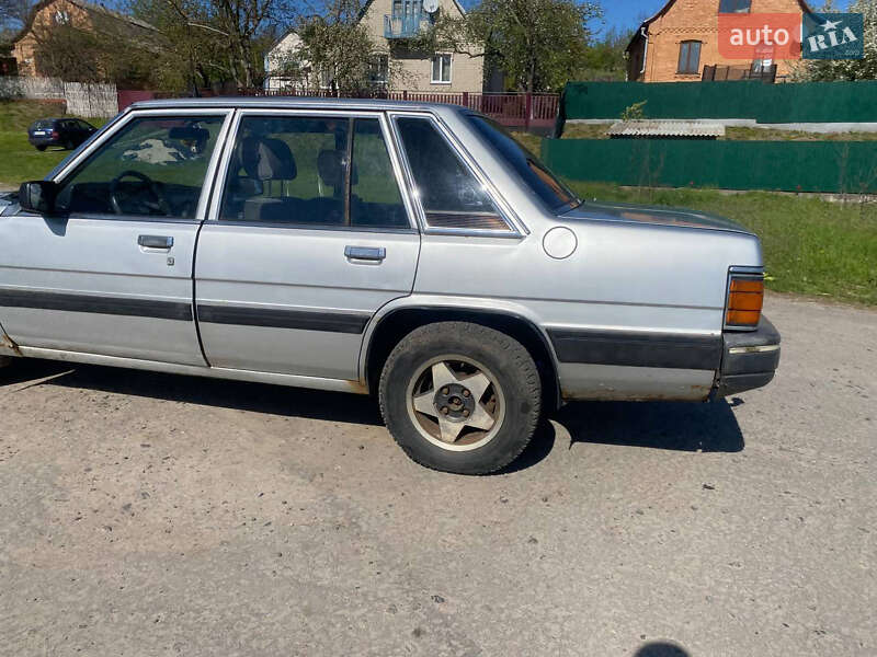 Седан Mazda 929 1985 в Монастырище