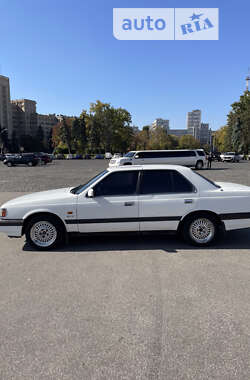 Седан Mazda 929 1988 в 