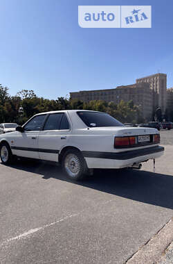 Седан Mazda 929 1988 в 