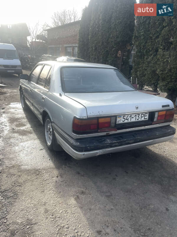 Седан Mazda 929 1988 в Умани