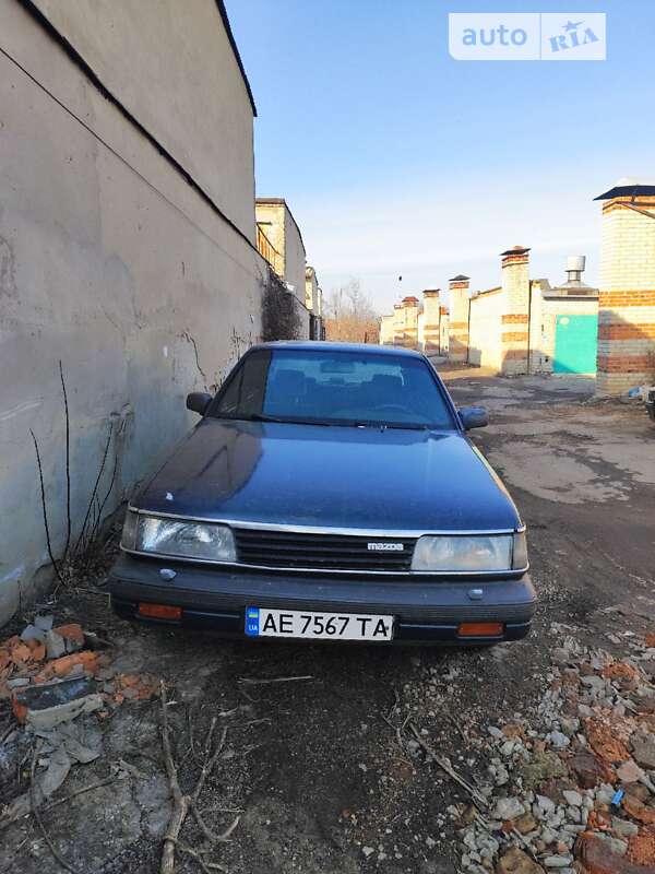 Седан Mazda 929 1988 в Харькове