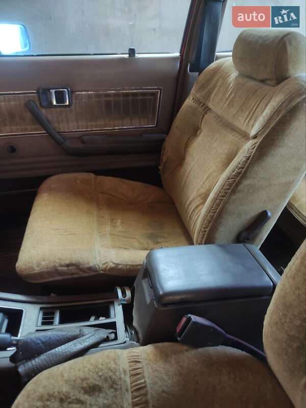 Седан Mazda 929 1981 в Львове