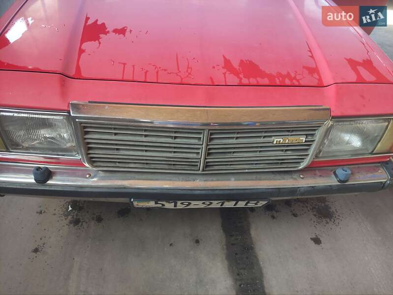 Седан Mazda 929 1981 в Львове