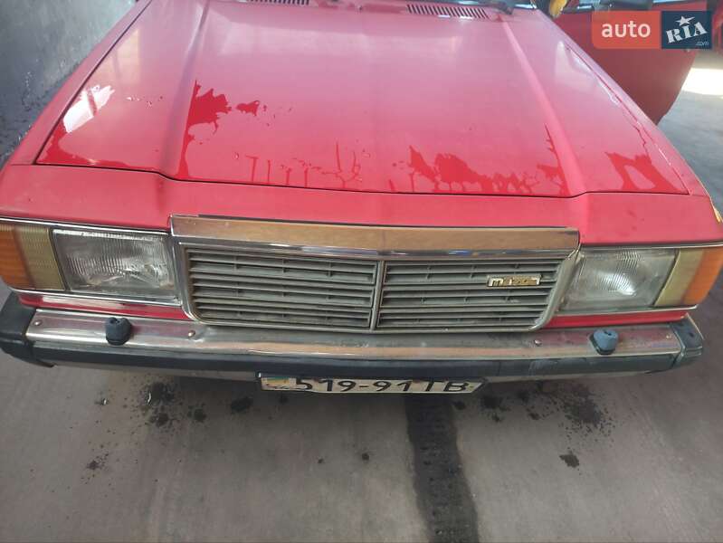 Седан Mazda 929 1981 в Львове