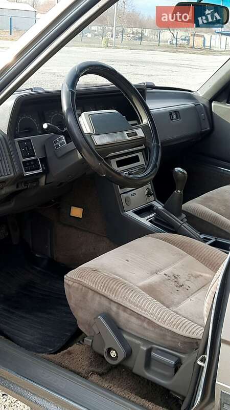Седан Mazda 929 1988 в Верховец