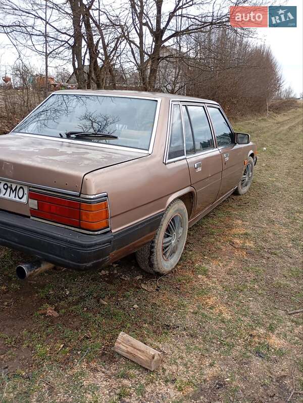 Седан Mazda 929 1987 в Старой Жадовой