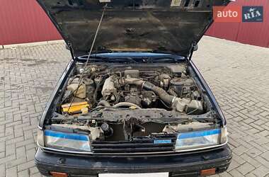 Седан Mazda 929 1989 в 