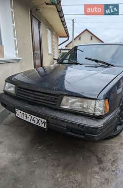 Седан Mazda 929 1988 в Ярмолинцях