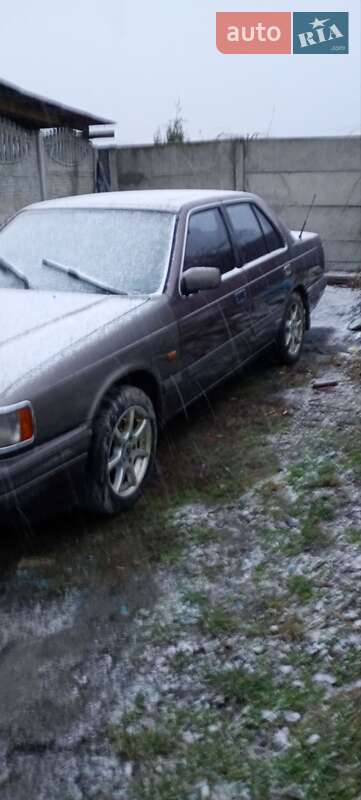 Седан Mazda 929 1991 в Ровно