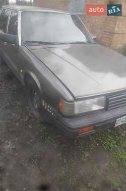 Седан Mazda 929 1985 в Апостолово