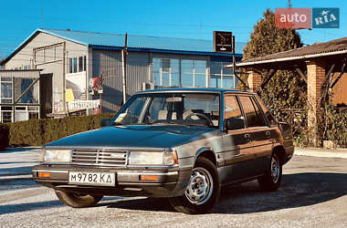 Седан Mazda 929 1986 в Знаменке