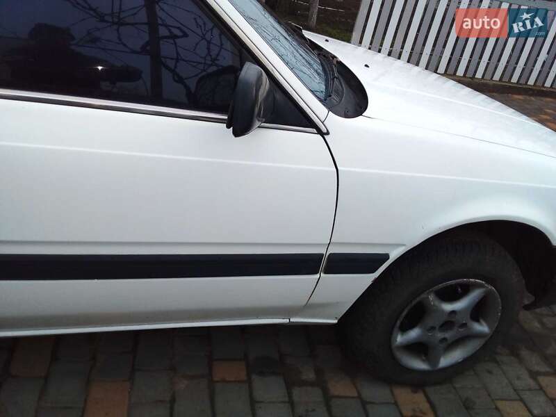 Седан Mazda Capella 1984 в Одесі