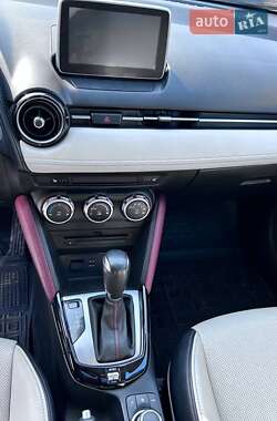 Внедорожник / Кроссовер Mazda CX-3 2015 в 