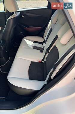 Позашляховик / Кросовер Mazda CX-3 2016 в 