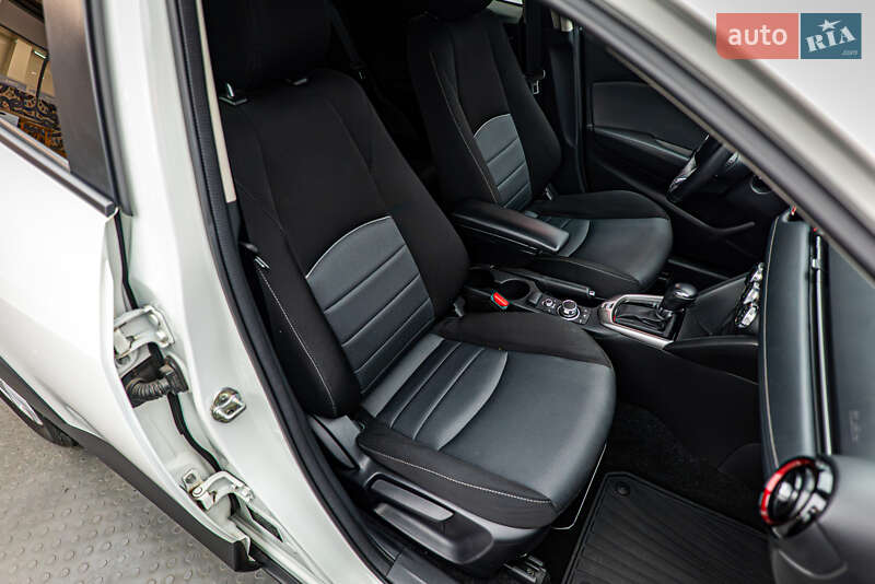 Хэтчбек Mazda CX-3 2017 в Киеве фото 15 Хэтчбек Mazda CX-3 2017 в Киеве