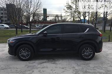 Позашляховик / Кросовер Mazda CX-5 2017 в 