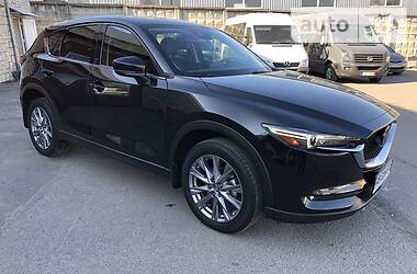 Позашляховик / Кросовер Mazda CX-5 2018 в 