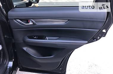 Позашляховик / Кросовер Mazda CX-5 2018 в 