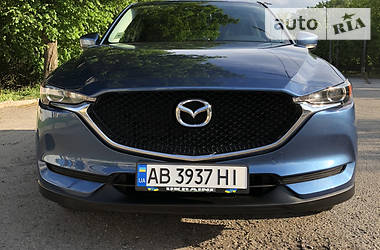 Позашляховик / Кросовер Mazda CX-5 2017 в 