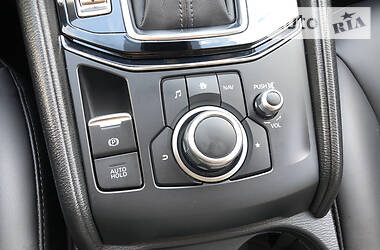 Позашляховик / Кросовер Mazda CX-5 2017 в 