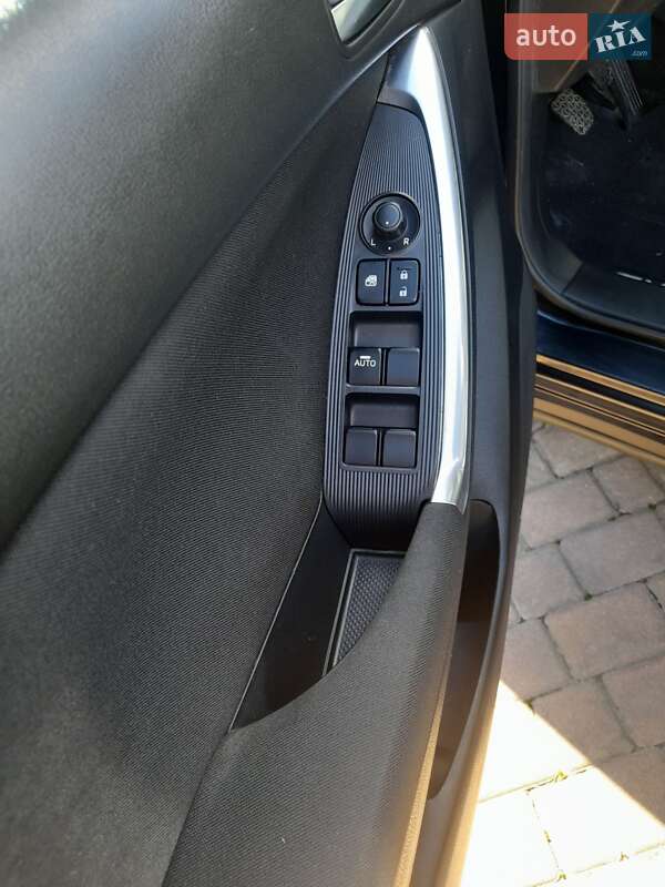 Внедорожник / Кроссовер Mazda CX-5 2012 в Косове