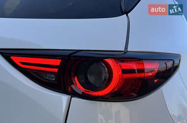 Позашляховик / Кросовер Mazda CX-5 2017 в 