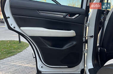 Позашляховик / Кросовер Mazda CX-5 2017 в 
