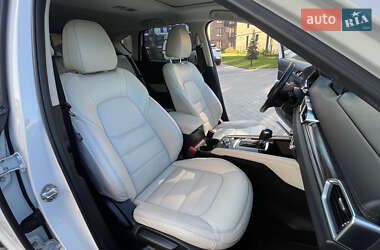 Позашляховик / Кросовер Mazda CX-5 2017 в 