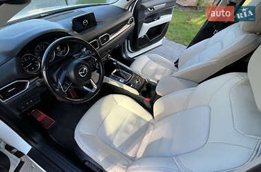 Позашляховик / Кросовер Mazda CX-5 2017 в 