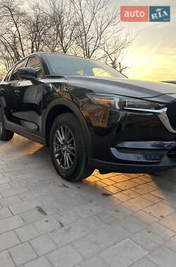 Позашляховик / Кросовер Mazda CX-5 2019 в 