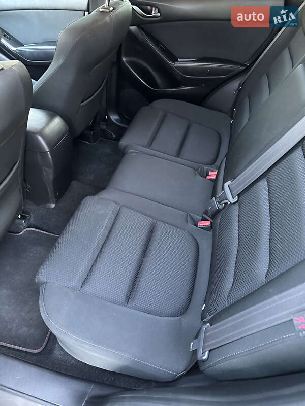 Внедорожник / Кроссовер Mazda CX-5 2016 в Дубно