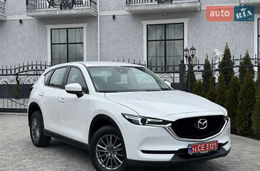Позашляховик / Кросовер Mazda CX-5 2017 в 