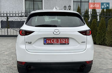 Позашляховик / Кросовер Mazda CX-5 2017 в 